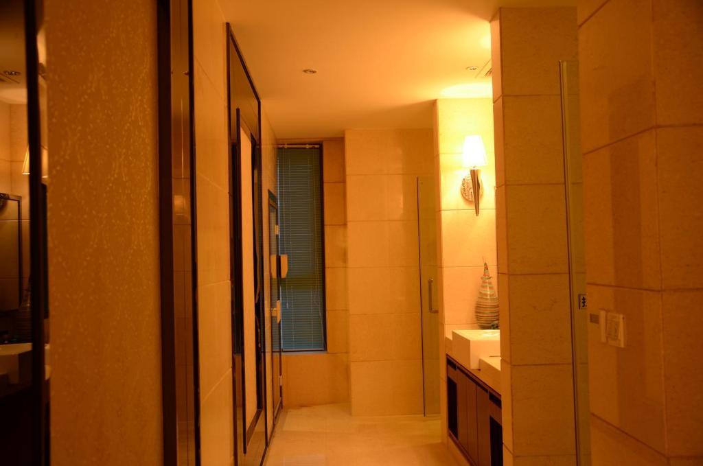 House International Hotel Chengdu Bagian luar foto