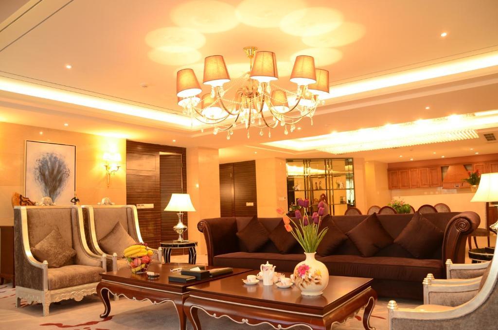 House International Hotel Chengdu Bagian luar foto