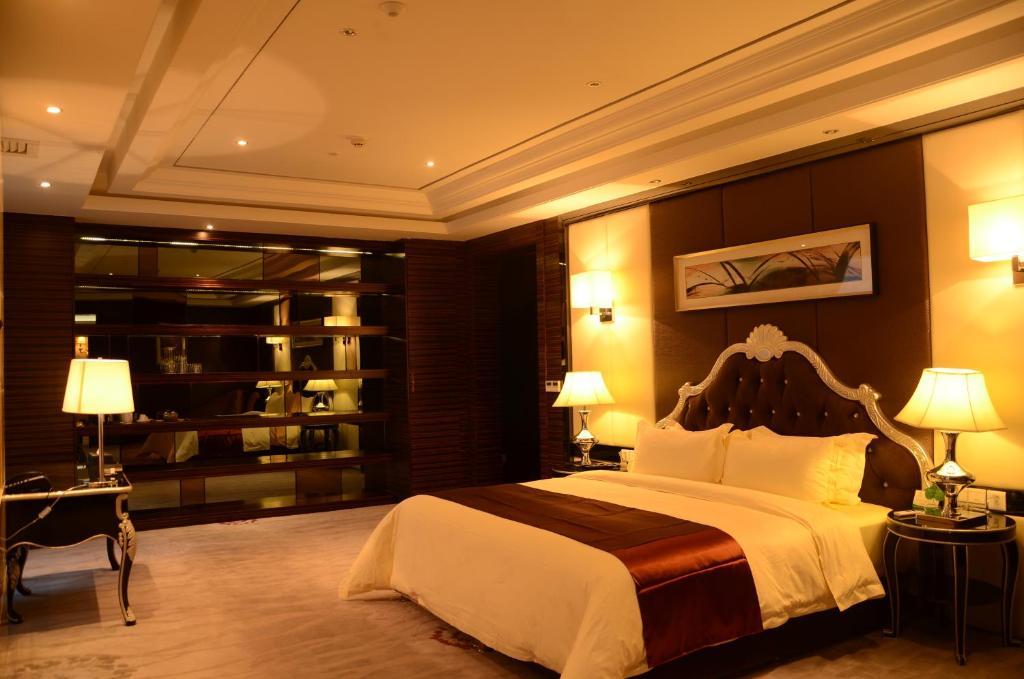 House International Hotel Chengdu Bagian luar foto