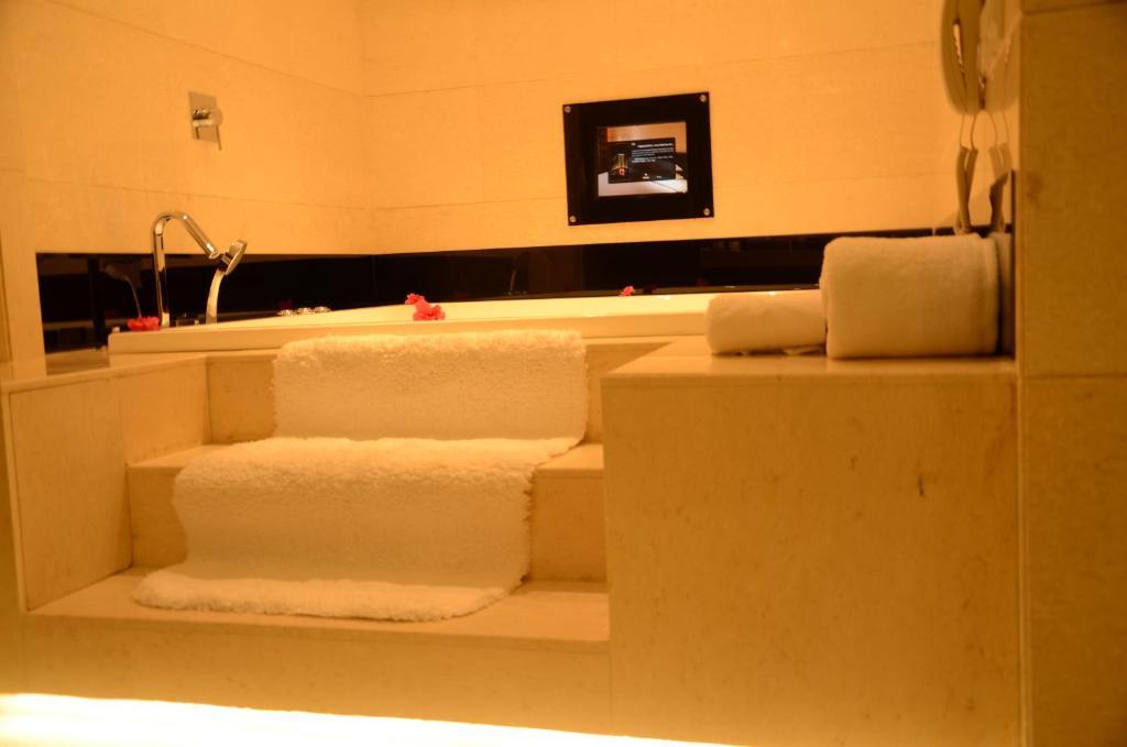 House International Hotel Chengdu Bagian luar foto